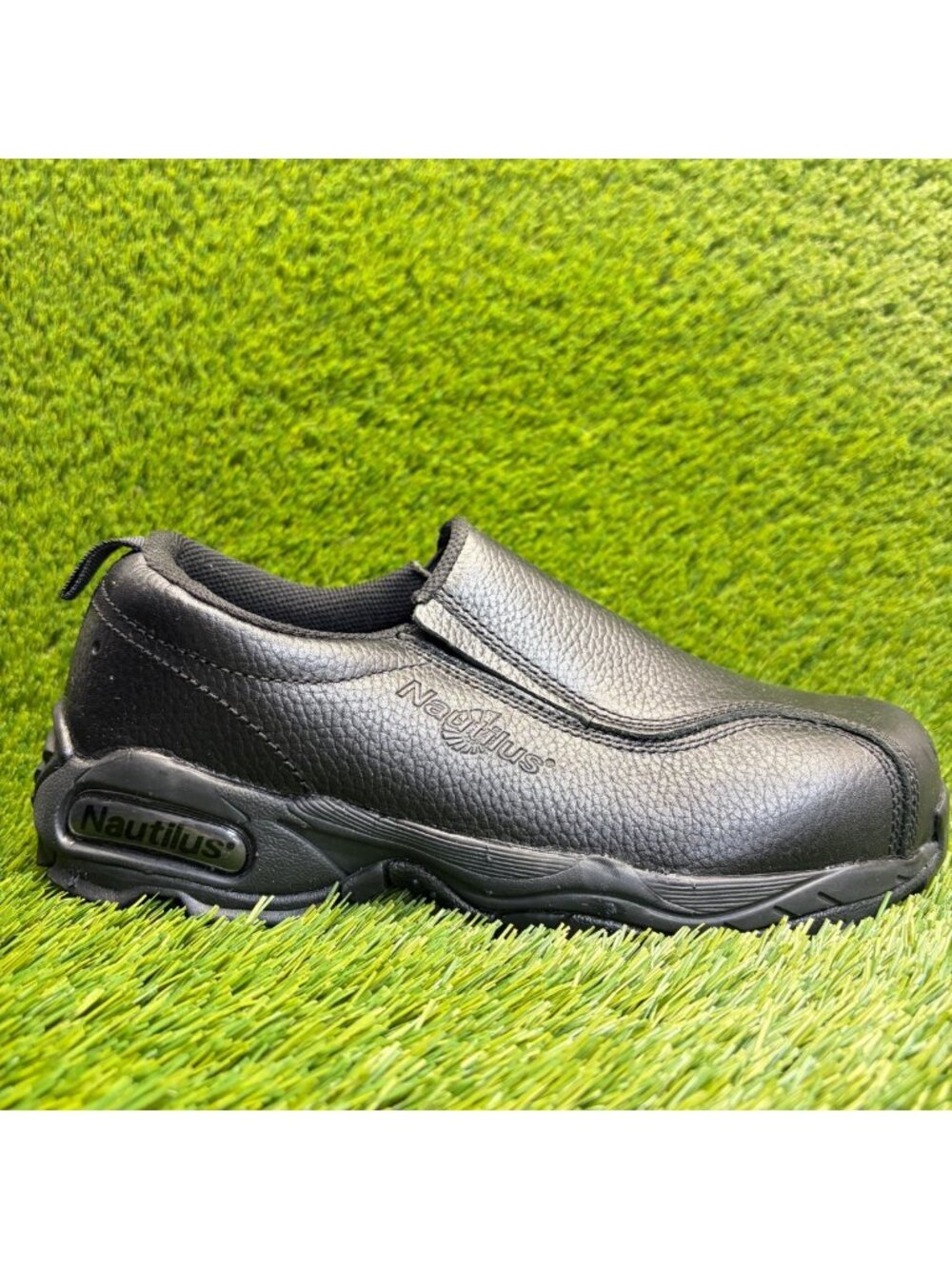 Nautilus N1631 Mens Size 9.5EE Black Leather Steel Toe Safety Slip-On Work Shoes